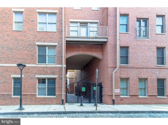 Photo - 133 N Bread St