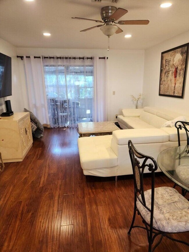 Photo - 2790 Ashley Dr E