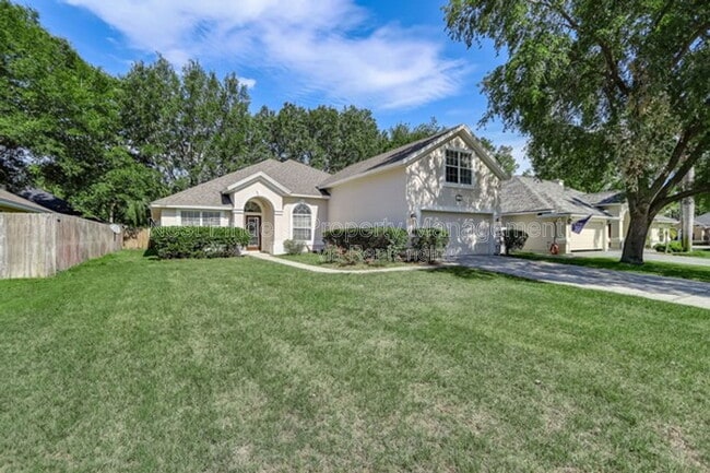 Photo - 1704 Dartmoor Ln