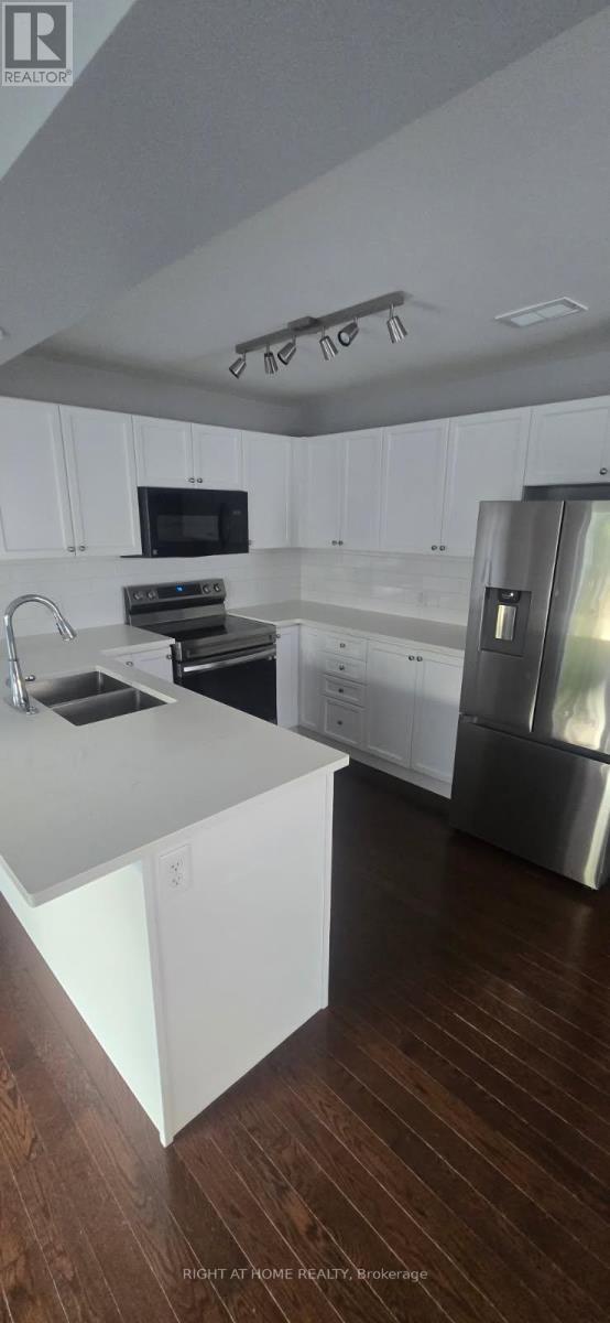 Photo - 1596 Crimson Cres
