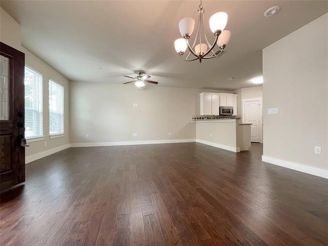 Photo - 207 Lily Ln