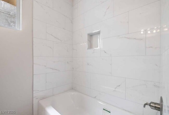 Photo - 239 W Cleveland Ave Unidad 3