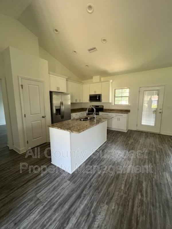 Photo - 1605 Willow Rd