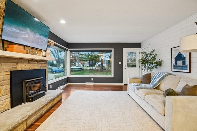 Photo - N45W24568 Lindsay Rd