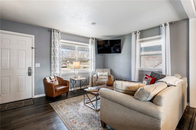 Photo - 110 SE 13th St