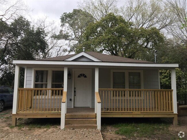 Building Photo - 819 Eubanks St Rental