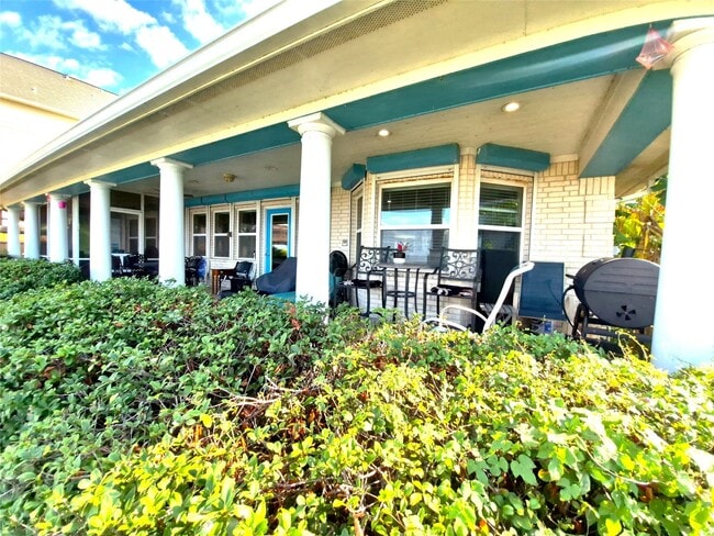 Photo - 402 1/2 Avenue A