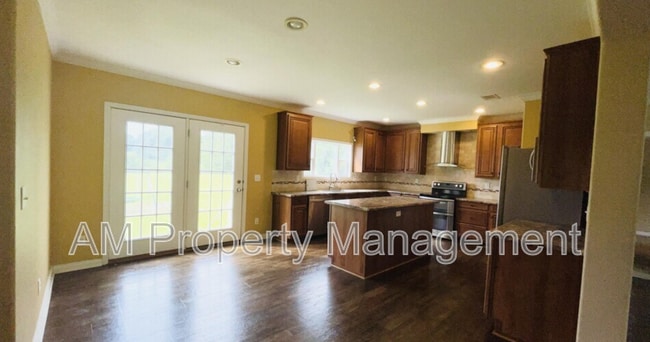 Photo - 758 Green Rd