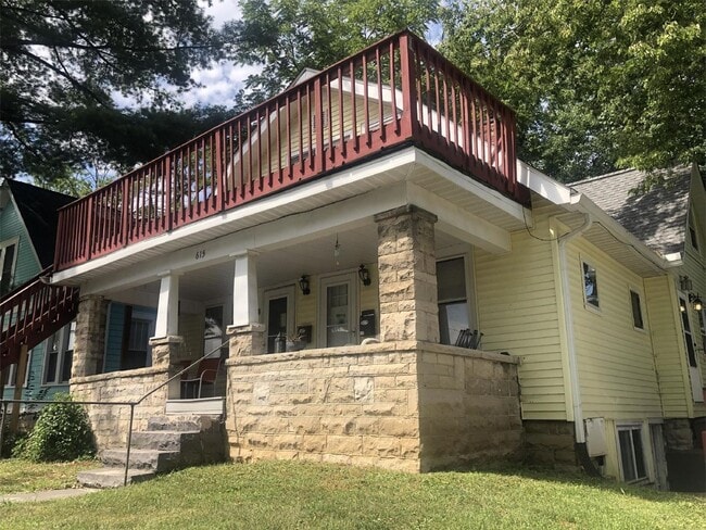 Building Photo - 615 N Lincoln St Unit 3