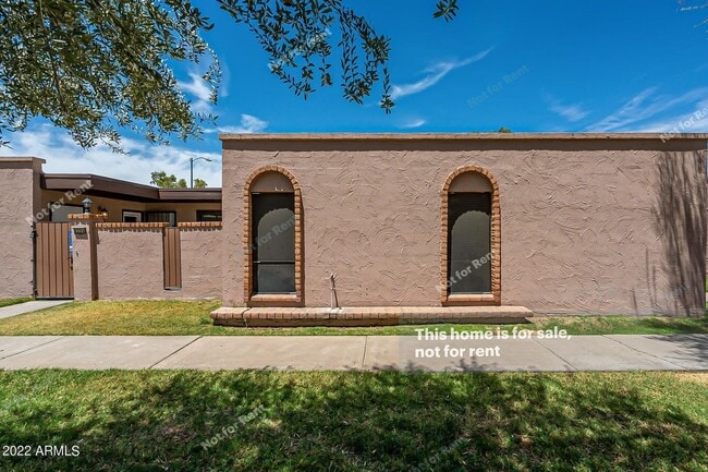 Building Photo - Amazing home is now available in heart of Glendale/ Utilities included only $1550.00