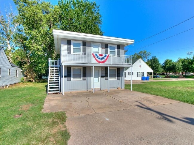 Photo - 203 E Brooks St