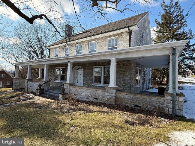 Building Photo - 135 Fort Loudon Rd Rental