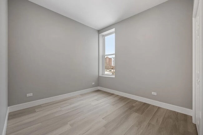 Photo - 5235 S Indiana Ave Unit 3