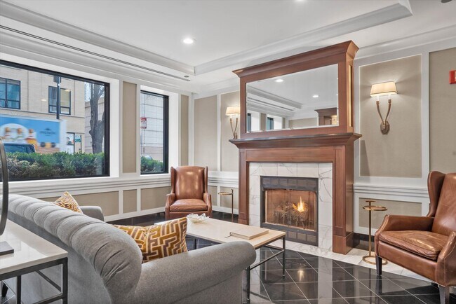 Photo - 60 W Erie St