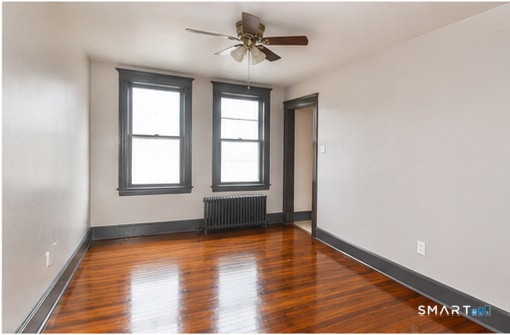 Photo - 2341 Barnum Ave Unidad A