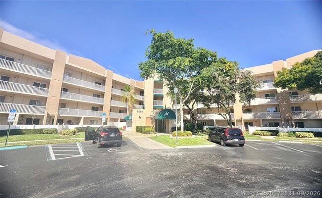 Building Photo - 9587 Weldon Cir Unit B204
