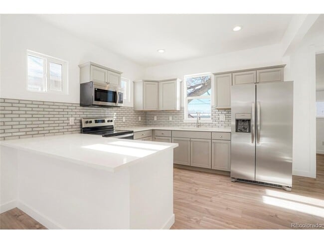 Photo - Spacious 2 Bed 2.5 Bath in the heart of Baker!