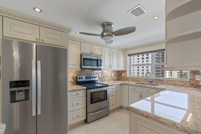 Building Photo - 3300 S Ocean Blvd Unit 720c Rental