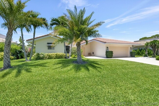 Photo - 902 Foxpointe Cir