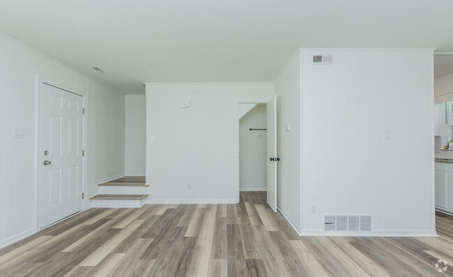 Building Photo - Myers Pointe Rental