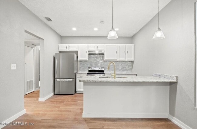 Photo - 922 Glencarin St