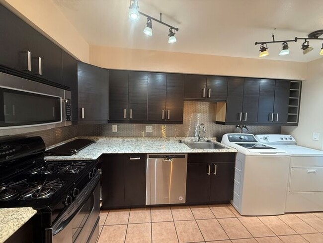 Photo - Townhome For Rent