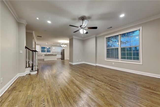 Photo - 4915 Wycliffe Dr SW