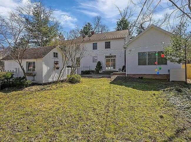 Photo - 22325 Fairmount Blvd