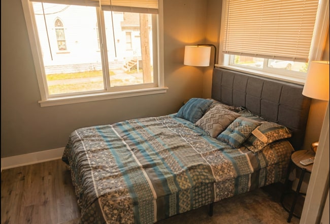 Photo - 8401 Plymouth St