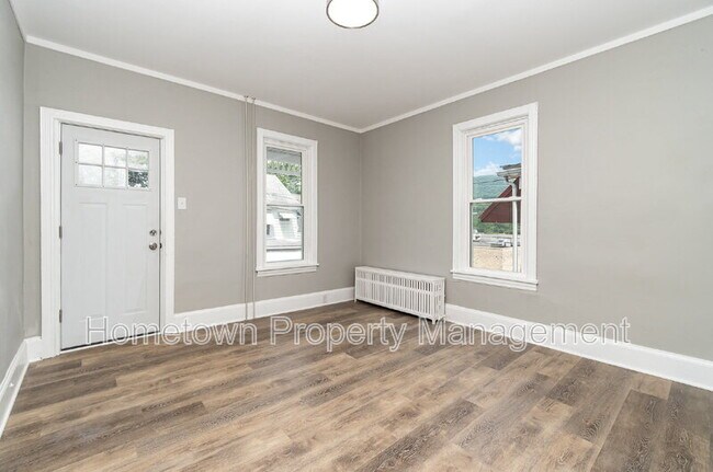 Photo - 609 Spruce St