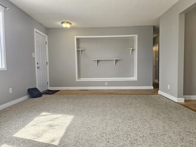 Photo - 9512-9128 128 Ave NW