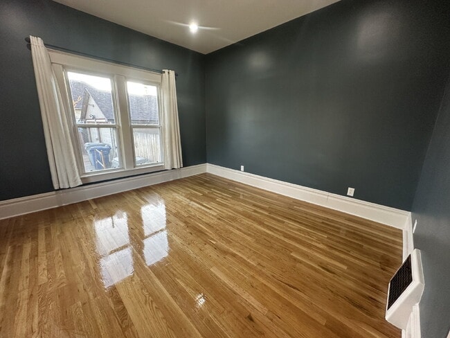 Photo - "Charming 3-Bed Oasis with Granite Touches & Cozy Fireplace in Nampa!"