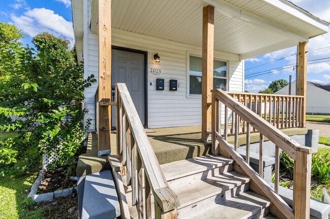 Photo - 2025 Peach St Unit 1