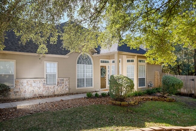 Photo - 182 N Valley Oaks Cir