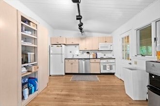 33 Nemasket Rd