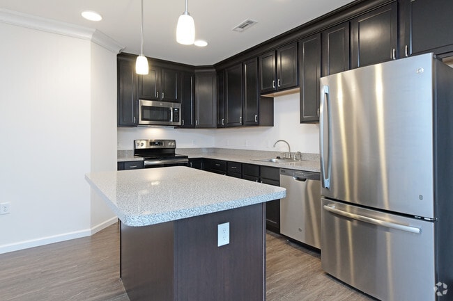 1 BR, 1 BA
