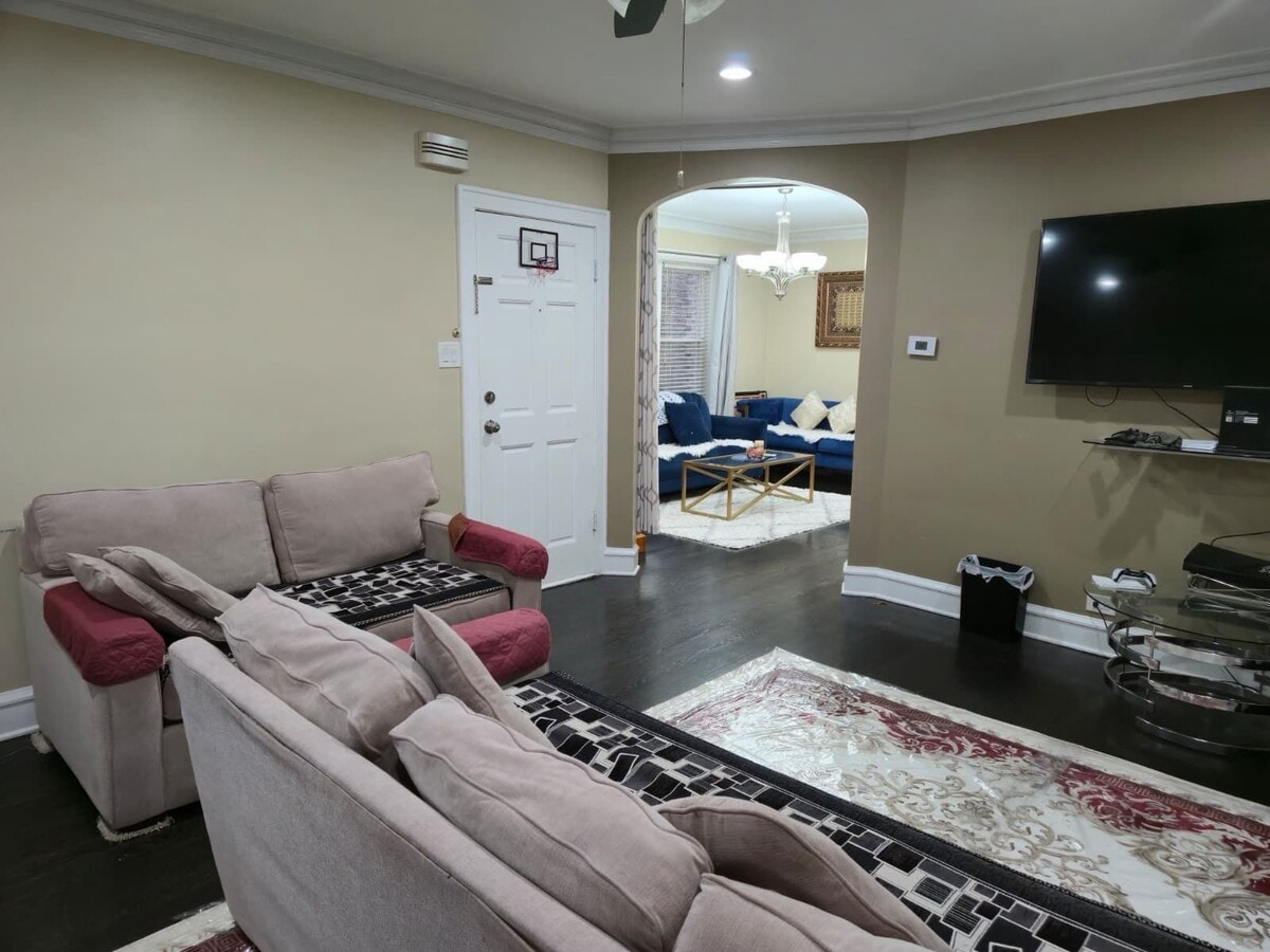 Photo - 5822 N Spaulding Ave Unidad Apartments for rent