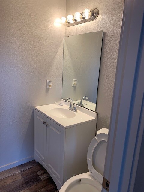 Building Photo - 5031 Sunnyside Blvd