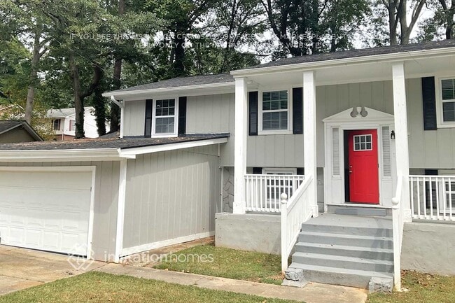 Building Photo - 2300 Pebble Rock W