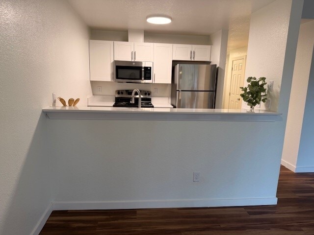 Reno 2x2 4 Person Breakfast Bar