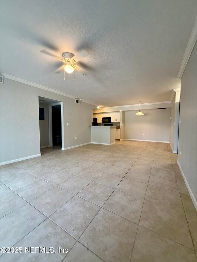 Photo - 800 Boardwalk Dr Unidad 613