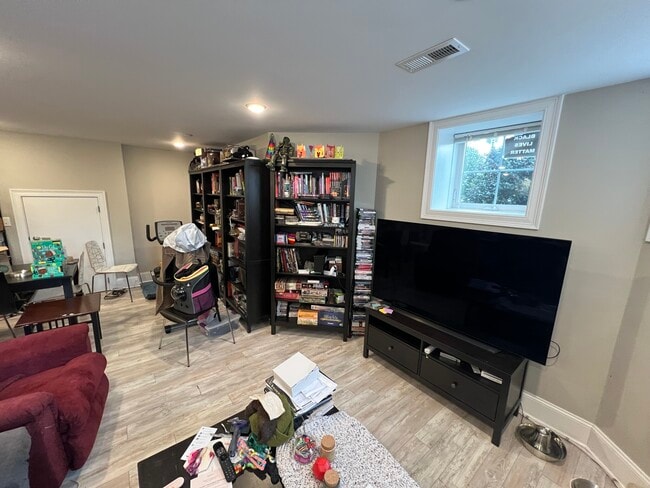 Photo - 118 Holland St