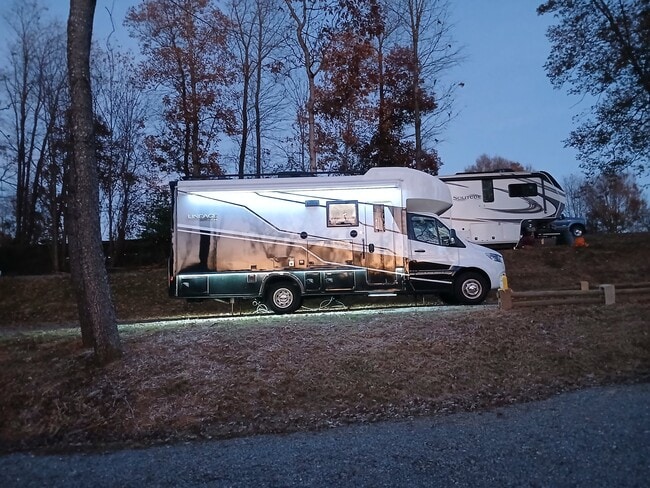 Building Photo - 403 Cook Rd