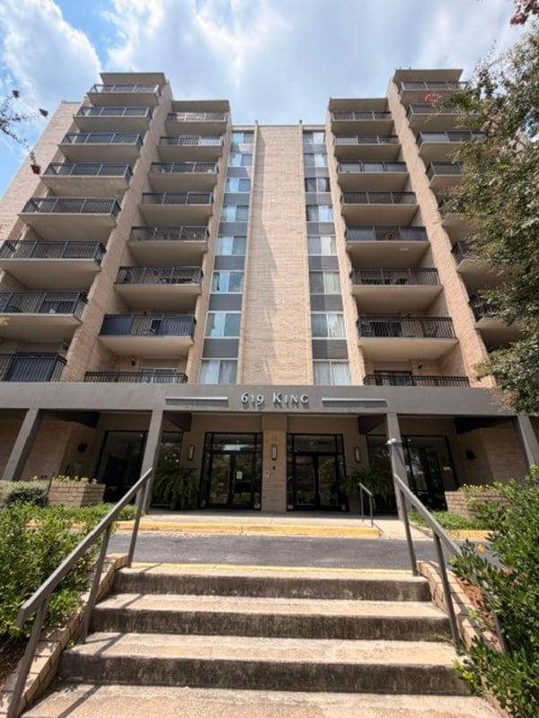 Building Photo - 619 King St Unit 201 - 201