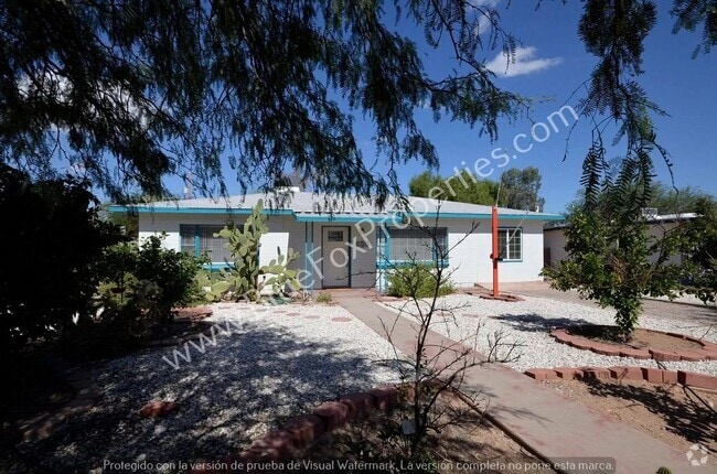 Building Photo - 2701 E Waverly St Rental