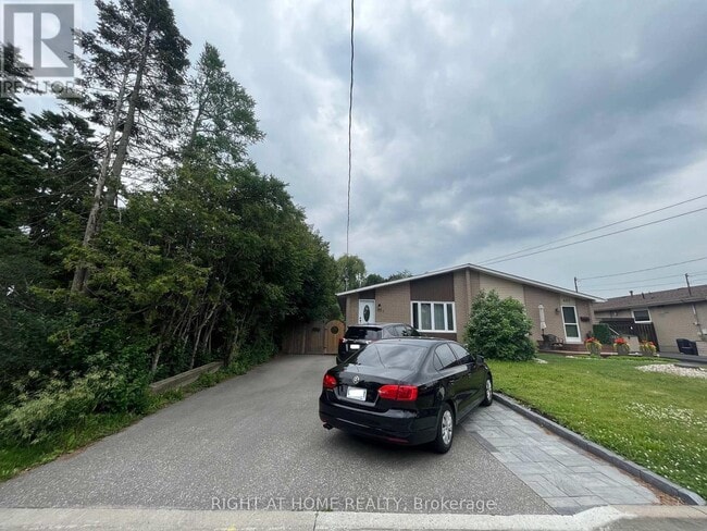 Photo - 823 Sanok Dr