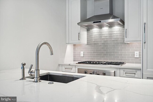 Photo - 1108 16th St NW Unit 604