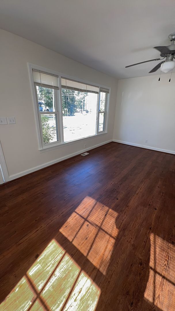 Photo - 401 Sheppard St