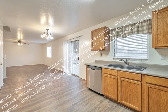 Photo - 40336 N PRZEWALSKI St