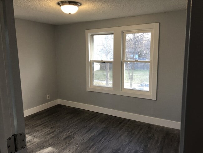 Photo - Emerson Unit Upper